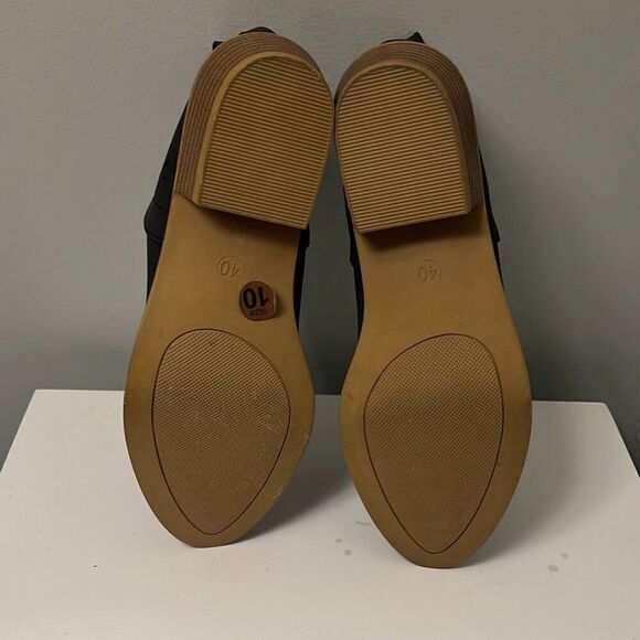 Women's Black Cut-Out Slip-On Ankle Bootie Size 10 - Picture 12 of 12